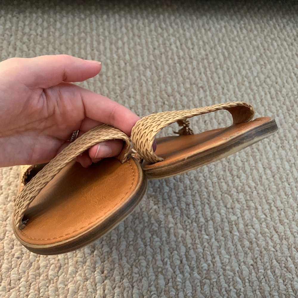 Universal Thread Sandals - Picture 4 of 10
